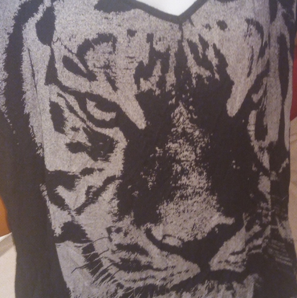 Womens Animal shirt